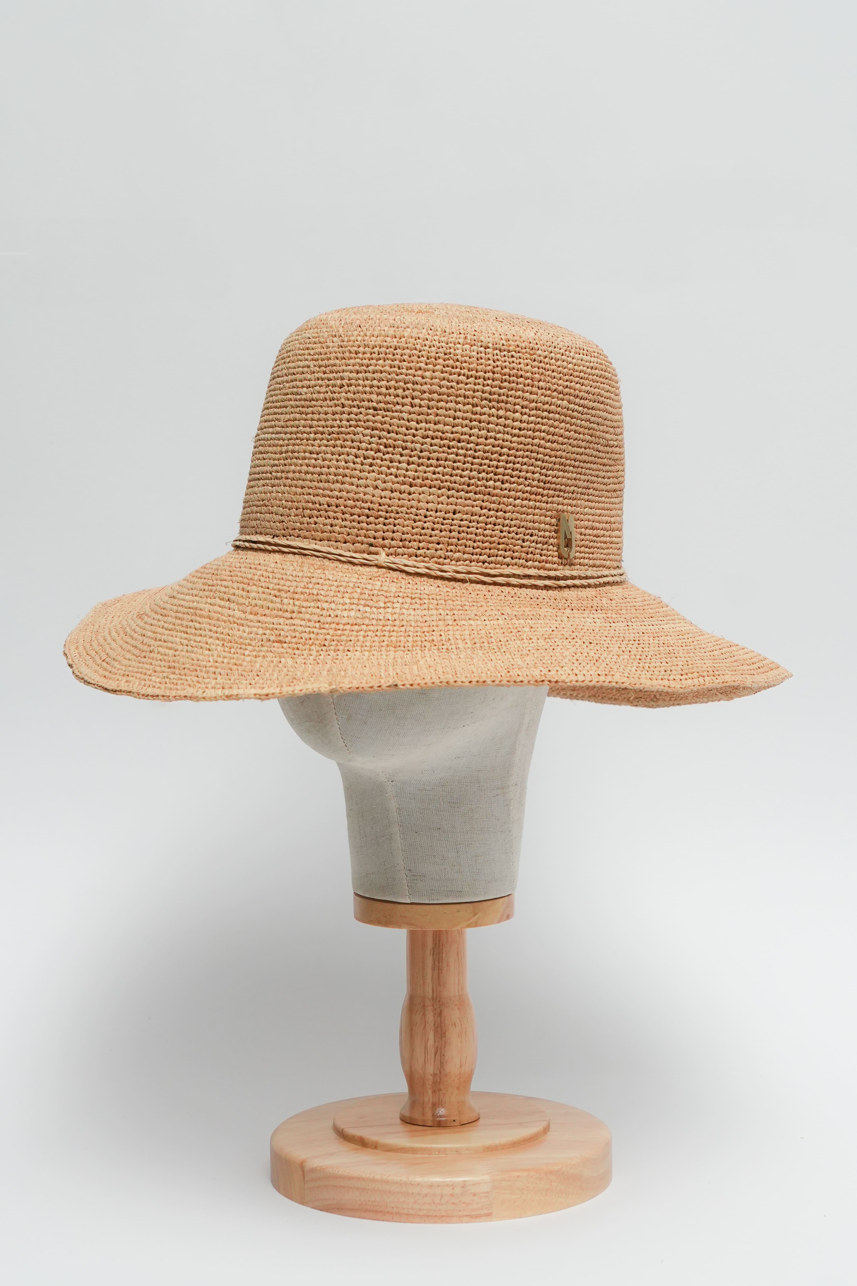 NURA Wide Bucket Hat- Natural